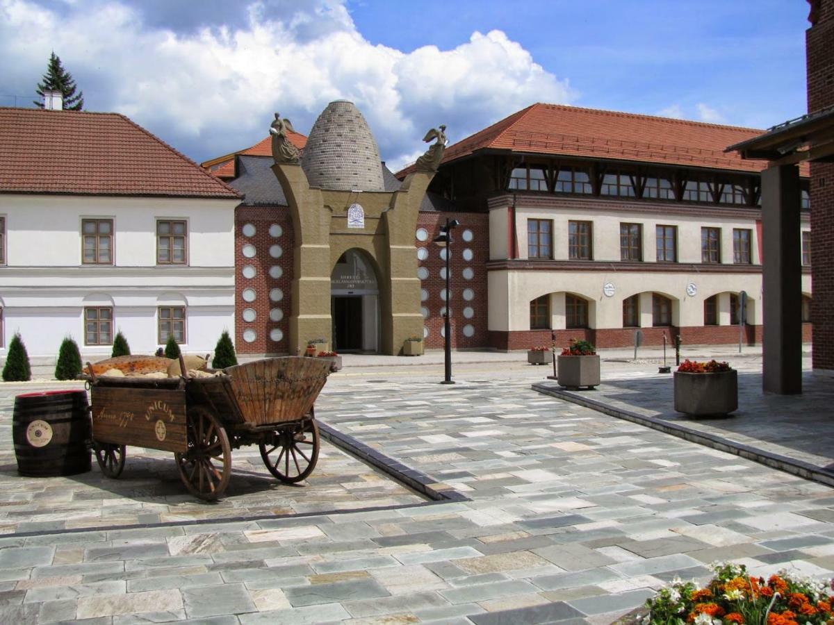 Hotel Vidéki Porta Herend Exterior foto